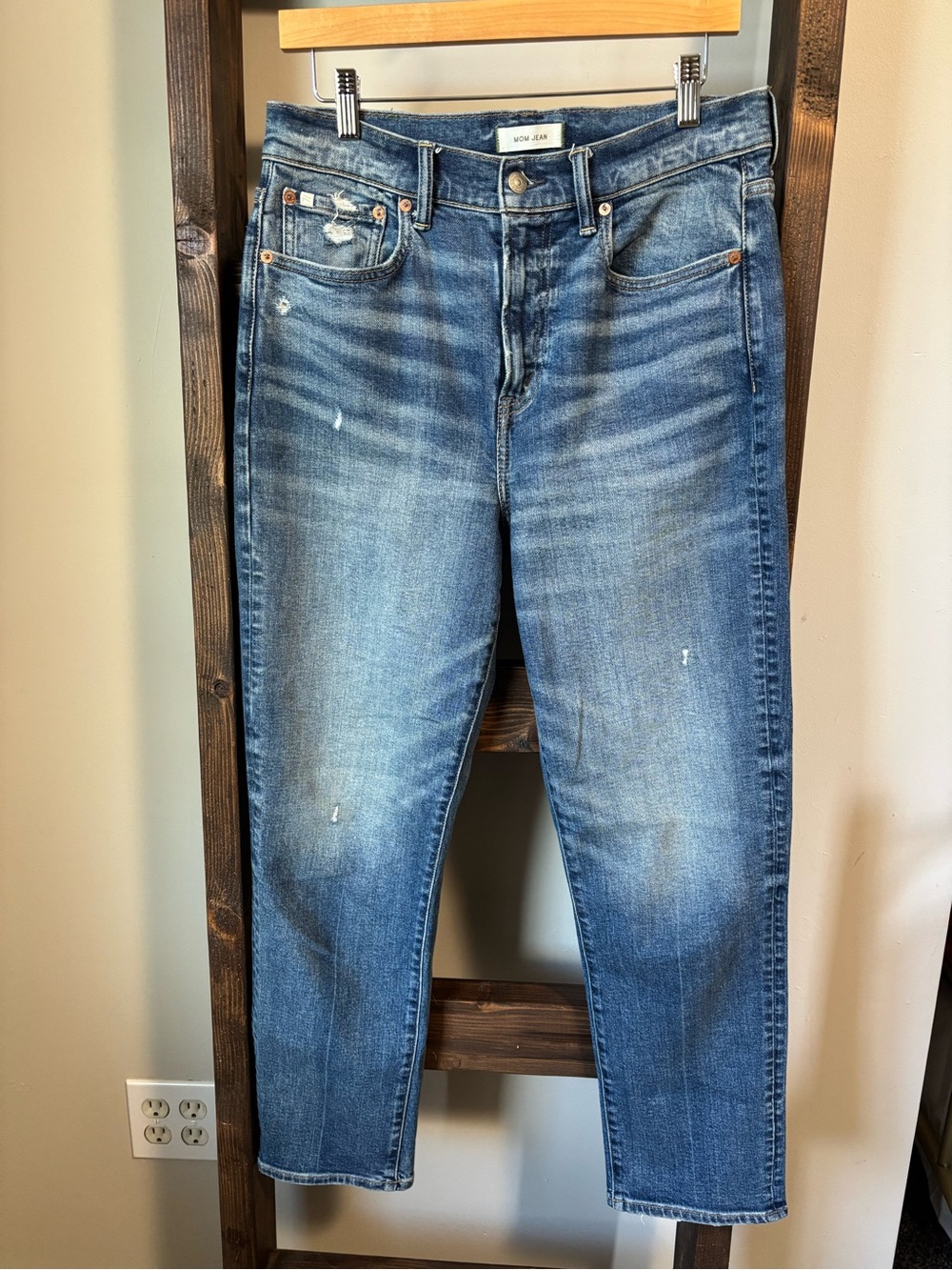 AE77 Premium American Eagle Mom Jeans